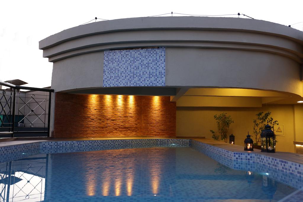 Oasis Plaza