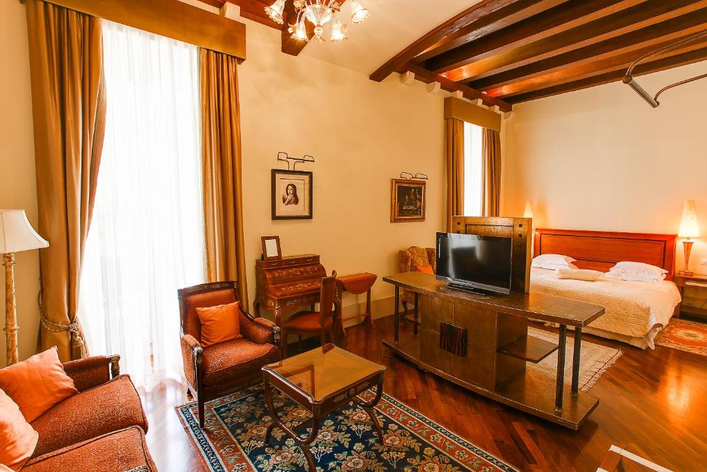 The Pucic Palace
