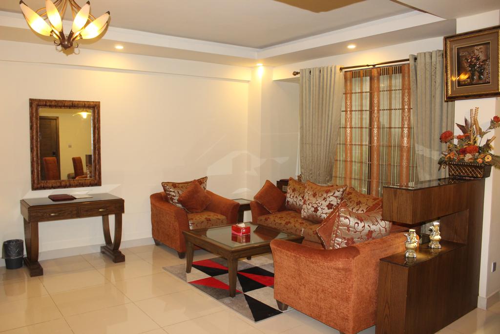 Envoy Continental Hotel