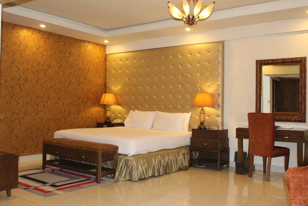 Envoy Continental Hotel