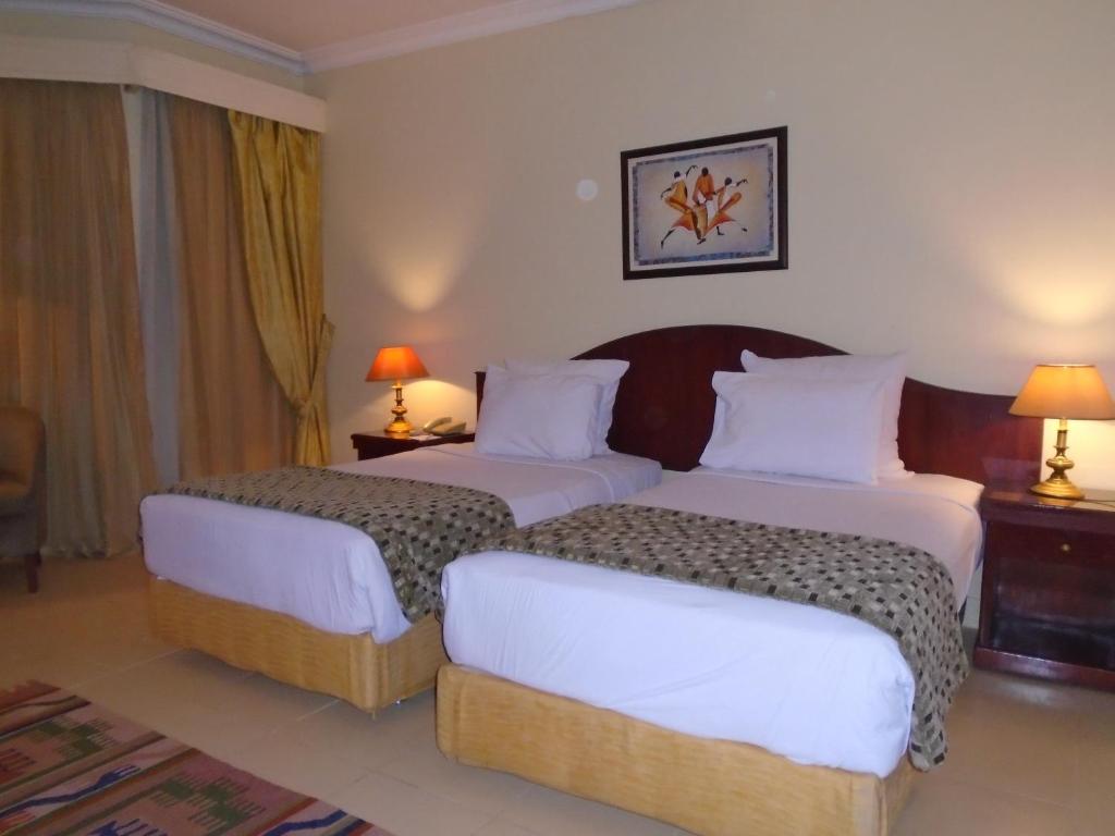 Grand Pyramids Hotel