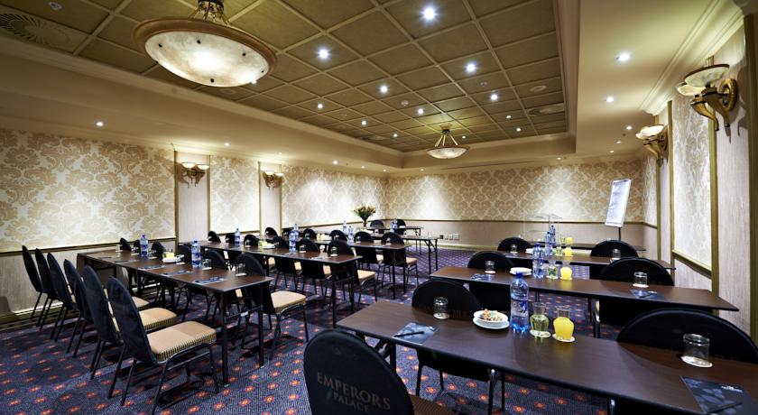 Peermont Metcourt Suites