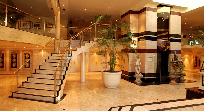 Peermont Metcourt Suites