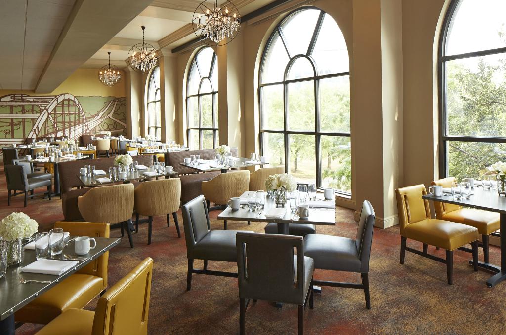 Renaissance Austin Hotel