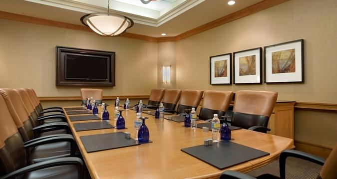 Hilton Chicago/Oak Brook Suites