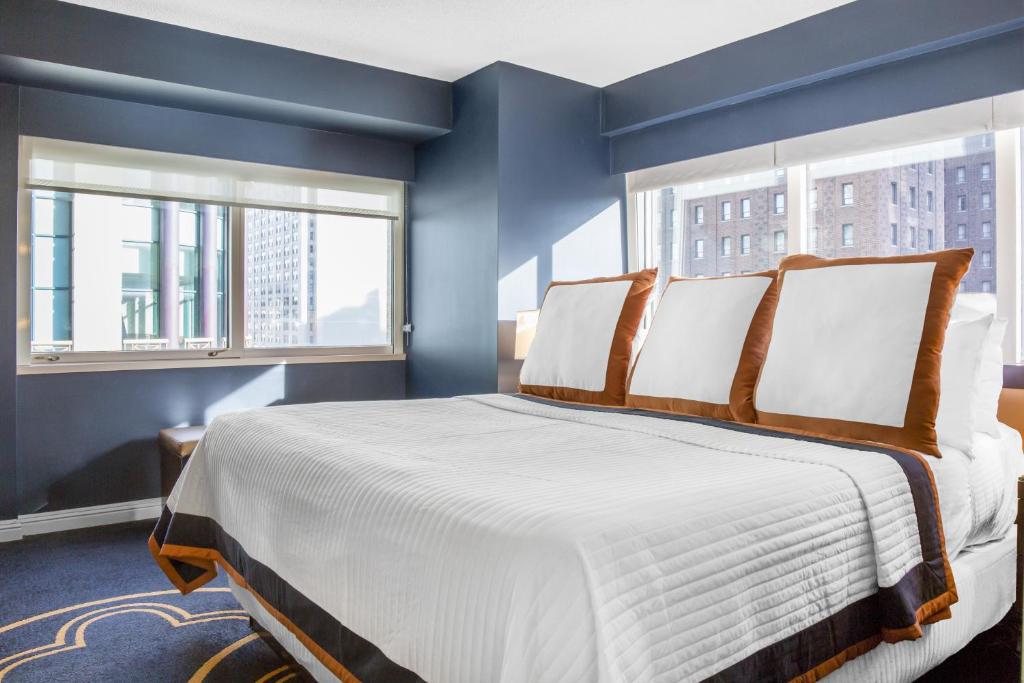 Omni Chicago Hotel