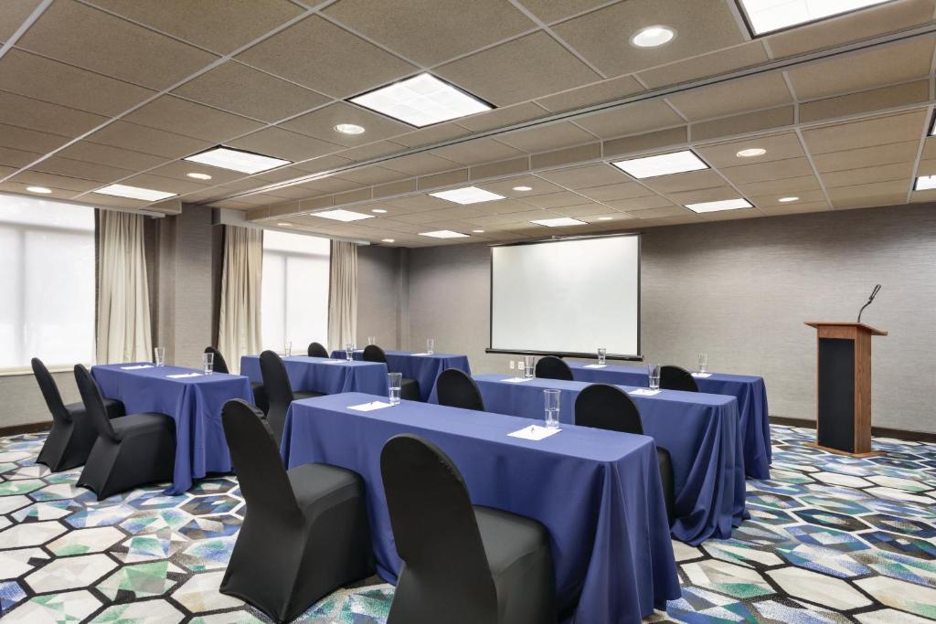 Radisson Hotel Dallas North - Addison