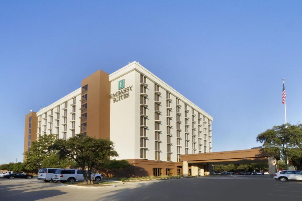 Embassy Suites Hotel Dallas Market Center