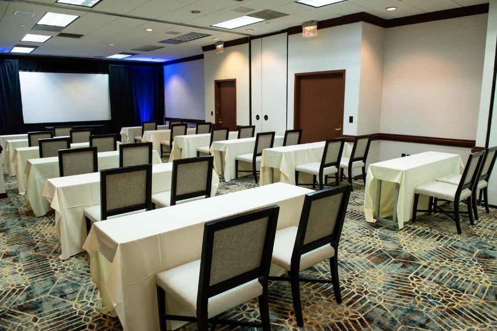 Embassy Suites by Hilton Auburn Hills