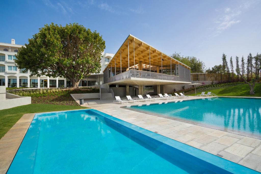 Ozadi Tavira Hotel