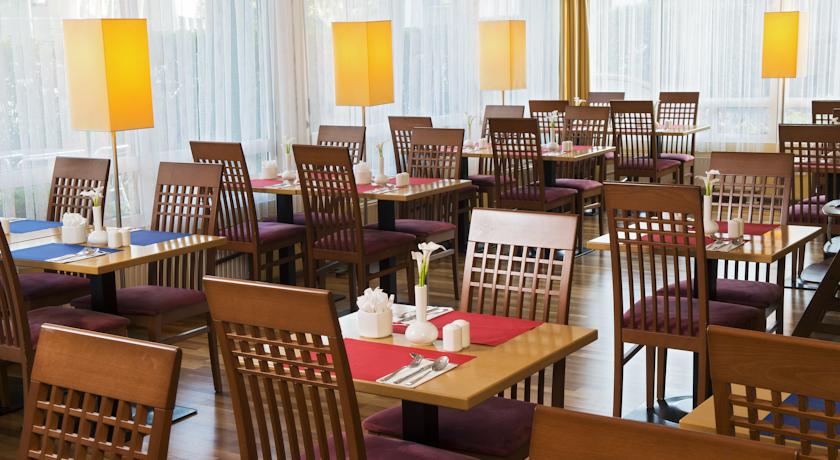 Park Inn by Radisson Uno City Vienna