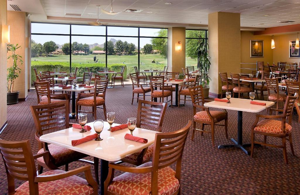 Embassy Suites Phoenix - Scottsdale