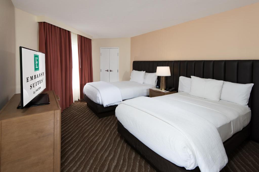 Embassy Suites Phoenix - Scottsdale