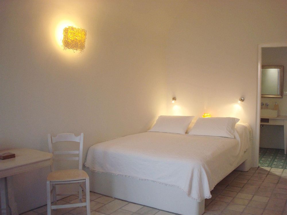 Remezzo Villas Aparthotel Santorini