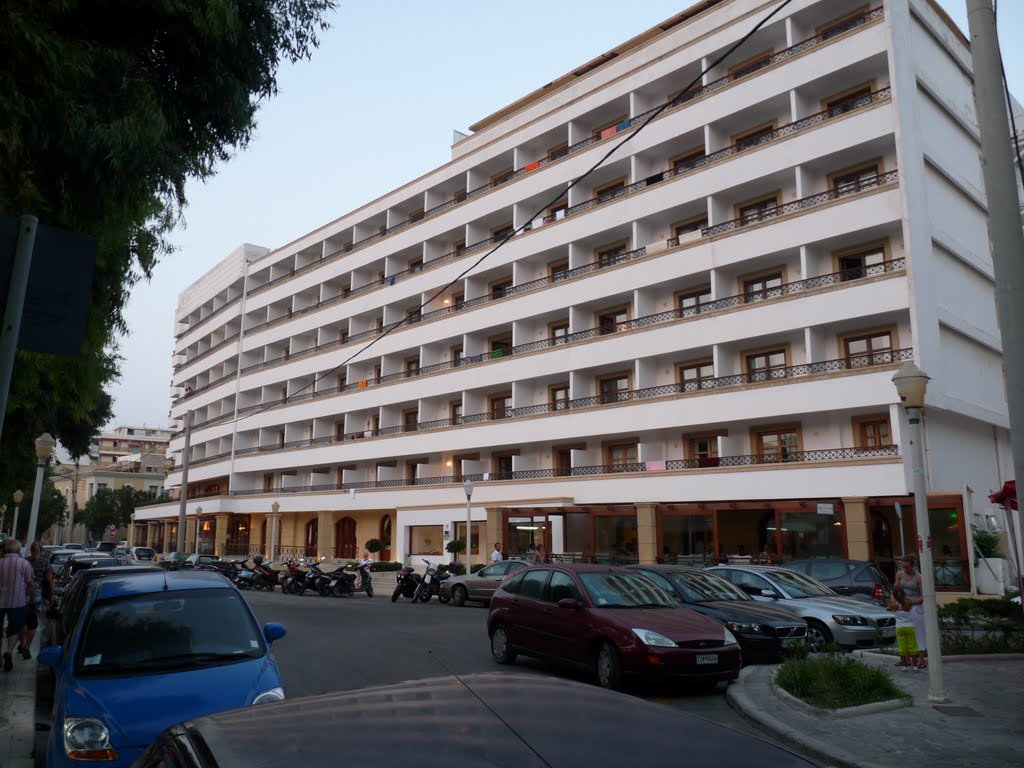 Mitsis Petit Palais Beach Hotel