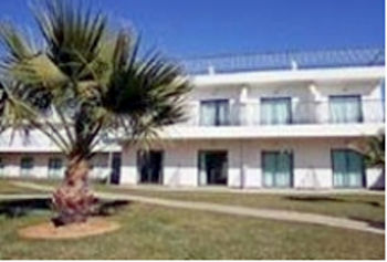 BaySide Salgados Golf & Beach Resort