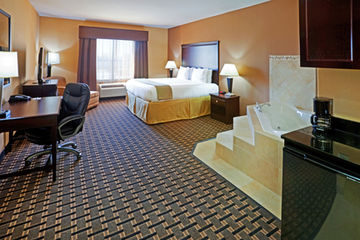 Holiday Inn Express Hotel & Suites Dallas Central Market Ctr