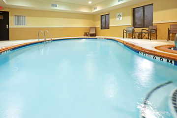 Holiday Inn Express Hotel & Suites Dallas Central Market Ctr