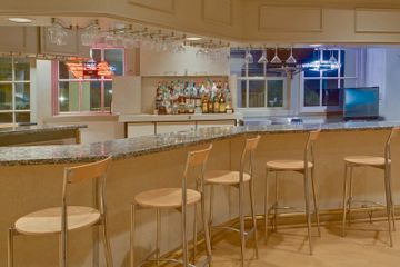 La Quinta Inn & Suites by Wyndham Ft. Myers-Sanibel Gateway
