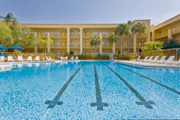 La Quinta Inn & Suites by Wyndham Ft. Myers-Sanibel Gateway