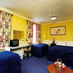 Crestfield Hotel