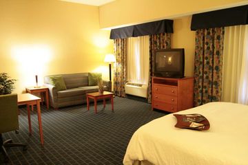 Hampton Inn & Suites Mobile I-65 at Airport Blvd