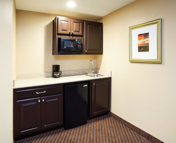 Holiday Inn Express & Suites Mt. Pleasant