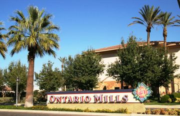 Hampton Inn & Suites Ontario