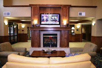 Hampton Inn & Suites Ontario