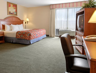 La Quinta Inn & Suites by Wyndham Springfield Airport Plaza