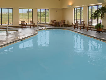 La Quinta Inn & Suites by Wyndham Springfield Airport Plaza