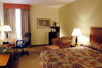 La Quinta Inn & Suites by Wyndham St. Petersburg Northeast
