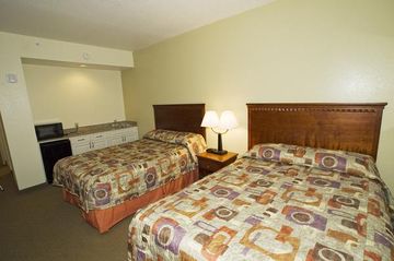 La Quinta Inn & Suites by Wyndham St. Petersburg Northeast