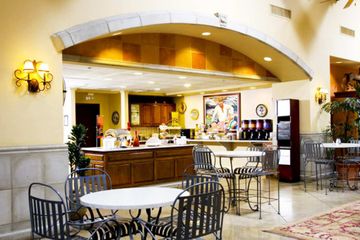 Hampton Inn & Suites Tucson Mall